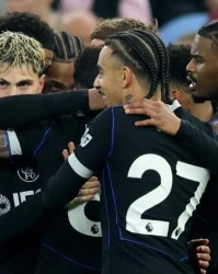 埃梅里掉下神坛：4场不胜，英超争四形势大乱：4队差距最多3分