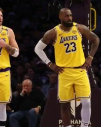 开云电脑版-防守顶级+双星兜底进攻 湖人梦回2020真要夺冠？