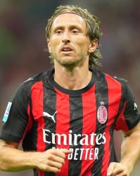 开云-莫德里奇合同含续约选项，球员本人掌握决定权|卢卡·莫德里奇|ac米兰|合同选项条款|赛季|左右_新浪体育_新浪新闻