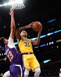 开云体育下载-9人轮换6人合计38中5！投射灾难夜令詹皇无可奈何