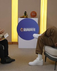 开云-《新闻周刊》专访詹姆斯：篮球会给我们带来快乐和成就感