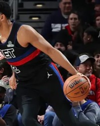 开云体育下载-托拜厄斯-哈里斯全场12投9中，三分3中3空砍21分5篮板2助攻