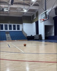 构图精美休赛期的“GOAT”本-西蒙斯晒出球馆训练照