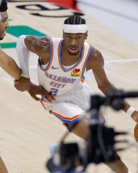 亚历山大谈进攻流畅性：我们打得更具侵略性 禁区内决策更果断