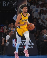 怎么了？哈利伯顿季后赛前三轮助失比5.03，总决赛暴跌至1.8